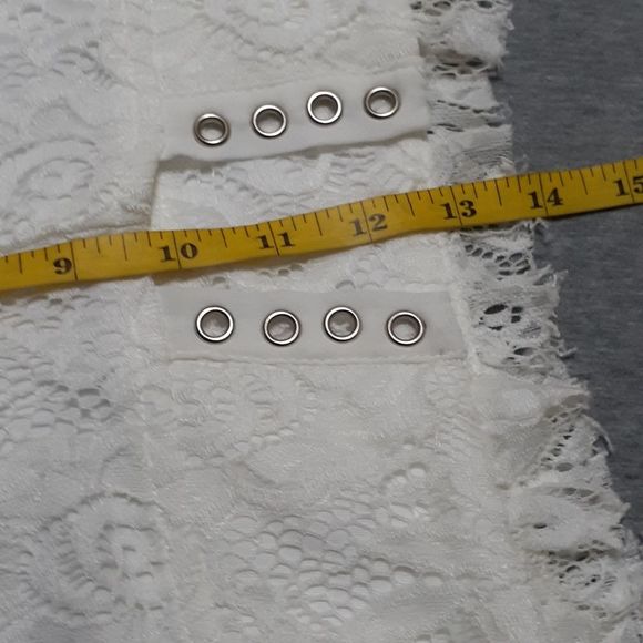 READ LF Dress Decode White Lace, Lace-Up Boho Festival Shorts Small NWT - Picture 6 of 8